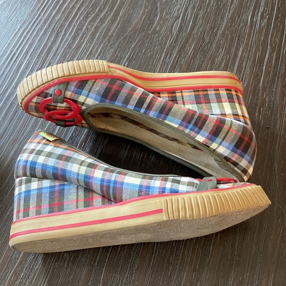 Sugar plaid coloured pump style wedgies in size 7. - Picture 6 of 10